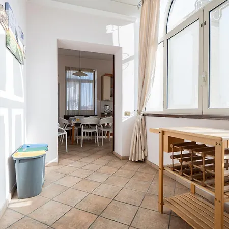 Alessandra- Comfort E Spazio A Naples