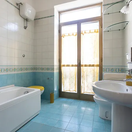 Alessandra- Comfort E Spazio A