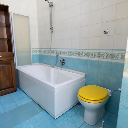 Alessandra- Comfort E Spazio A * Naples