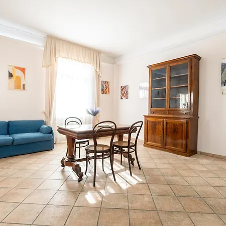 Alessandra- Comfort E Spazio A * Naples