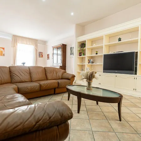 Alessandra- Comfort E Spazio A Holiday home *