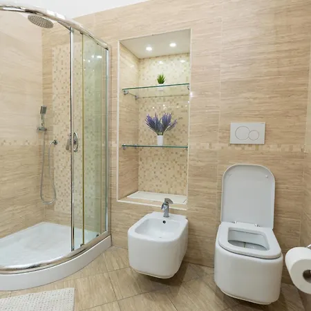 Alessandra- Comfort E Spazio A Naples